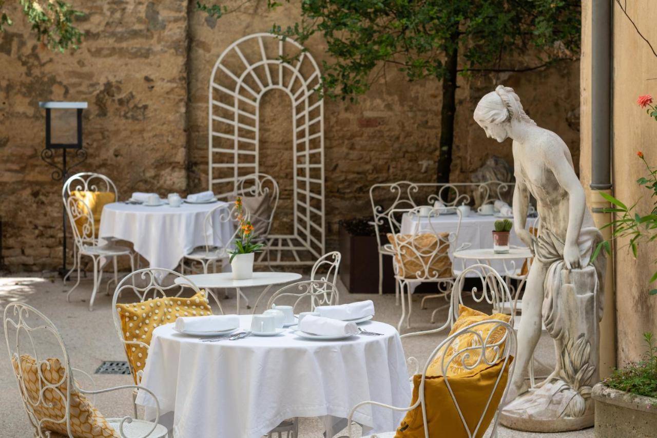 Les Remparts Hotels Et Demeures Historiques Beaune  Exterior photo